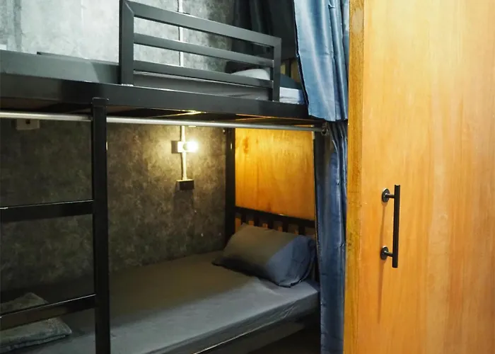 Bed Space Khaosan * Bangkok