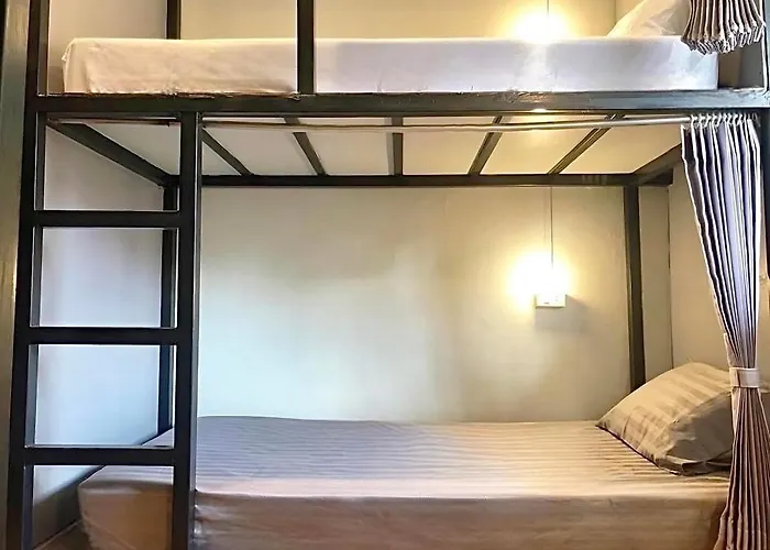 Bed Space Khaosan Hostal