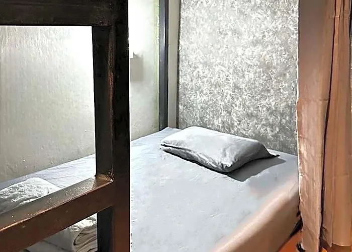 Bed Space Khaosan Bangkok